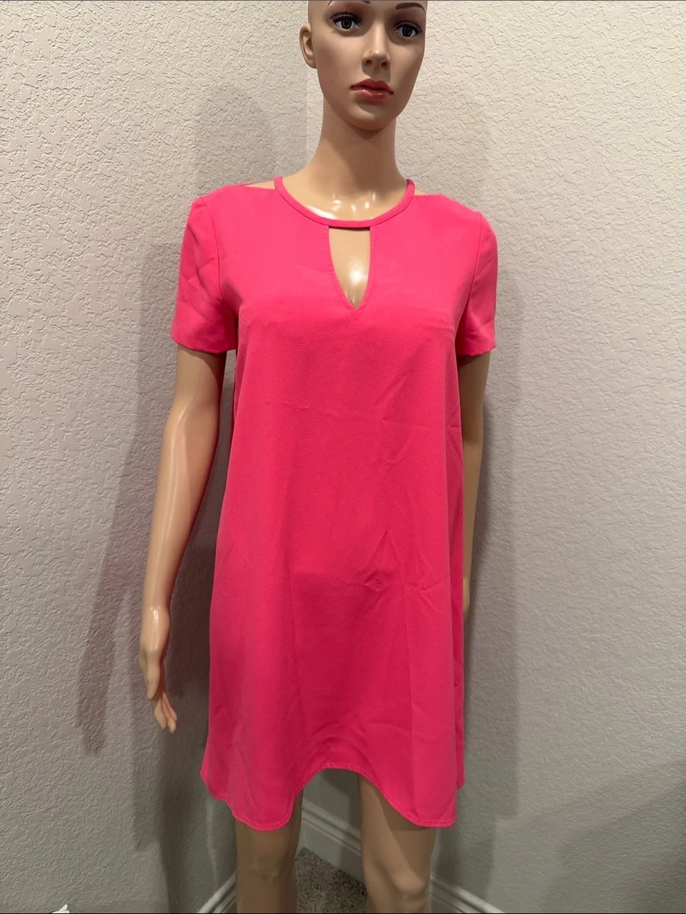 Trina Turk Women’s Pink Short Sleeve Keyhole Tunic Top